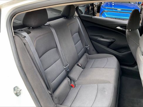 Used 2018 Chevrolet Cruze LS image 18