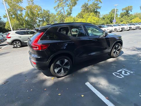 Used 2025 Volvo XC40 B5 Plus AWD/4WD image 15