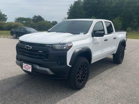New 2026 Chevrolet Colorado Trail Boss AWD/4WD image 2