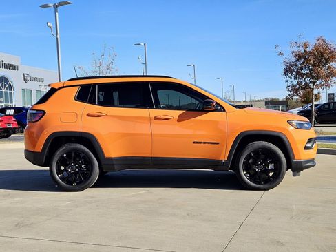 New 2026 Jeep Compass Latitude image 7