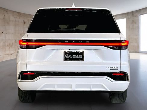 New 2026 Lexus TX 500h AWD image 4