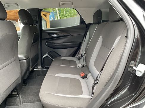 Used 2025 Chevrolet TrailBlazer LT AWD/4WD image 17