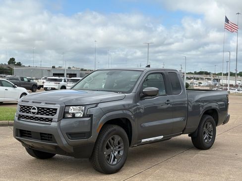 New 2025 Nissan Frontier SV image 4