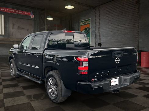 Used 2025 Nissan Frontier SV w/ SV Convenience Package RWD image 5
