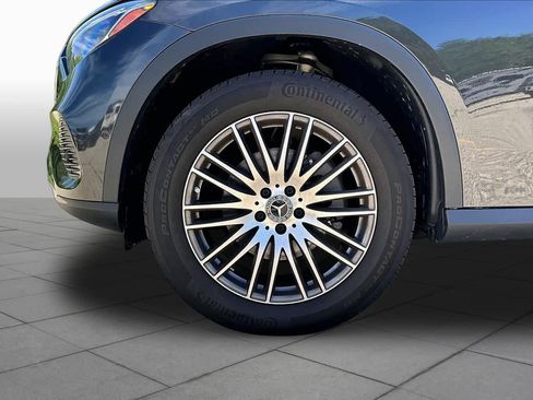 Used 2024 Mercedes-Benz GLC 300 4MATIC image 11