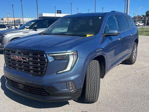 Used 2026 GMC Acadia Denali Ultimate w/ LPO, Floor Liner Package AWD/4WD image 3