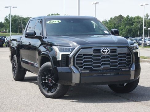 Used 2025 Toyota Tundra Platinum w/ TRD Off-Road Package AWD/4WD image 7