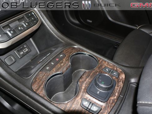 Certified 2021 GMC Acadia Denali w/ Denali Technology Package FWD image 23