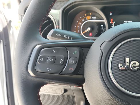 Used 2024 Jeep Wrangler Unlimited Rubicon AWD/4WD image 24