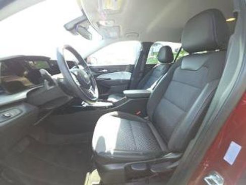 Used 2025 Chevrolet Trax LT w/ LT Convenience Package image 22