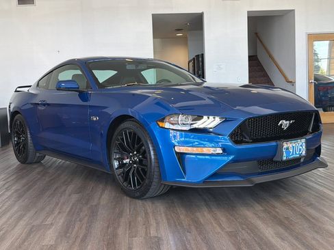 Used 2018 Ford Mustang GT Premium w/ GT Performance Package RWD image 2