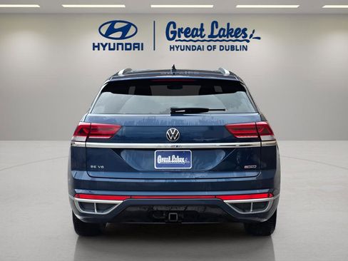 Used 2020 Volkswagen Atlas Cross Sport SE w/ Panoramic Sunroof Package image 4