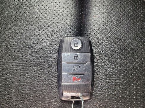 Used 2020 Kia Sportage EX FWD image 32