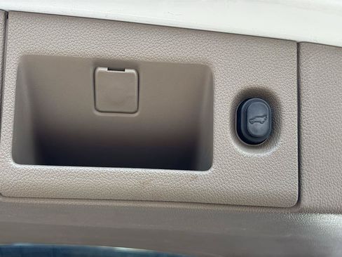 Certified 2018 GMC Yukon SLT w/ Open Road Package RWD image 21