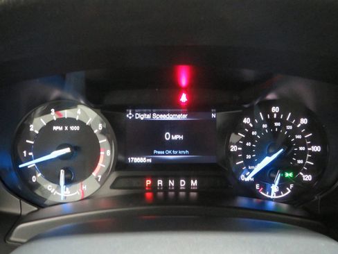 Used 2016 Ford Expedition EL XLT image 20