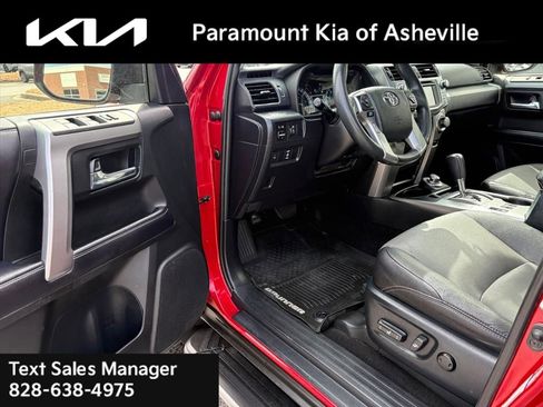 Used 2018 Toyota 4Runner SR5 Premium image 16