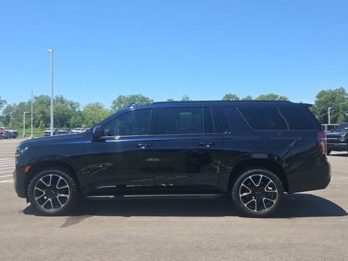 Used 2021 Chevrolet Suburban RST w/ Rear Media and Nav Package AWD/4WD image 18