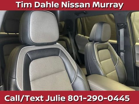 Used 2025 Chevrolet Equinox LT w/ Convenience Package II AWD/4WD image 16