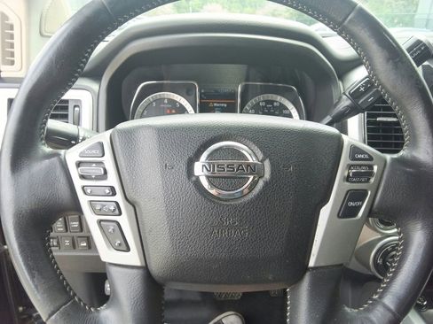 Used 2019 Nissan Titan PRO-4X w/ Pro-4x Convenience Package AWD/4WD image 21