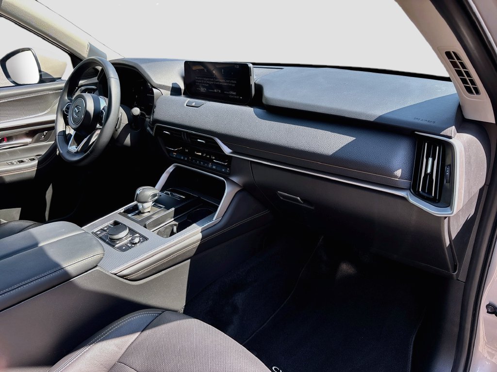 Certified 2024 MAZDA CX-90 Plug-In Hybrid w/ Preferred AWD/4WD image 32