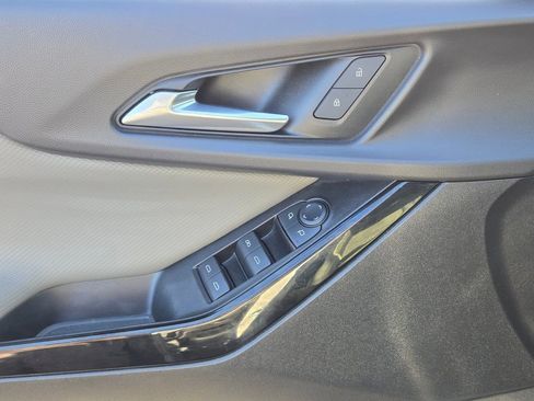 Used 2025 Chevrolet Equinox LT w/ Convenience Package II FWD image 17