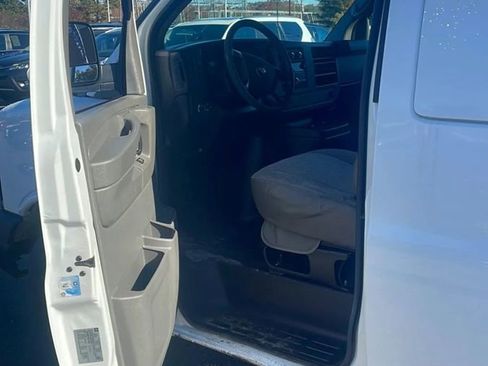 Used 2013 Chevrolet Express 1500 AWD image 11