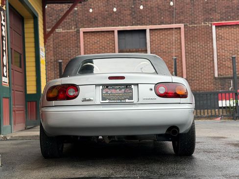 Used 1991 MAZDA MX-5 Miata RWD image 7