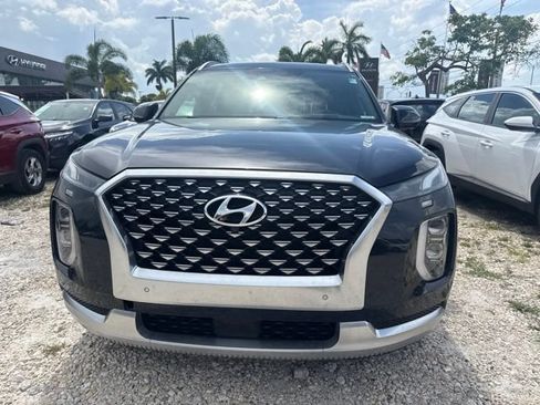 Used 2021 Hyundai Palisade Calligraphy FWD image 2