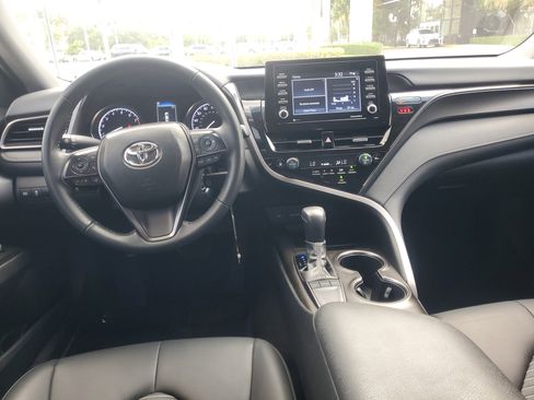 Used 2024 Toyota Camry SE FWD image 13