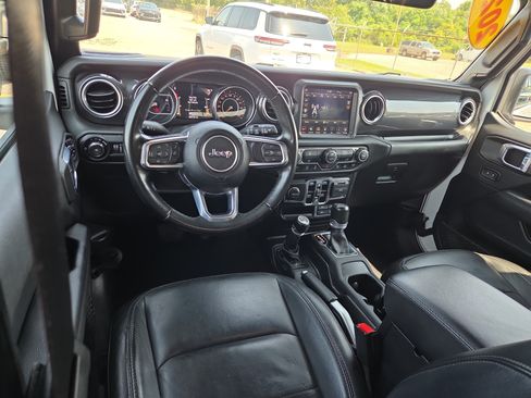 Used 2021 Jeep Wrangler Unlimited Sahara AWD/4WD image 8