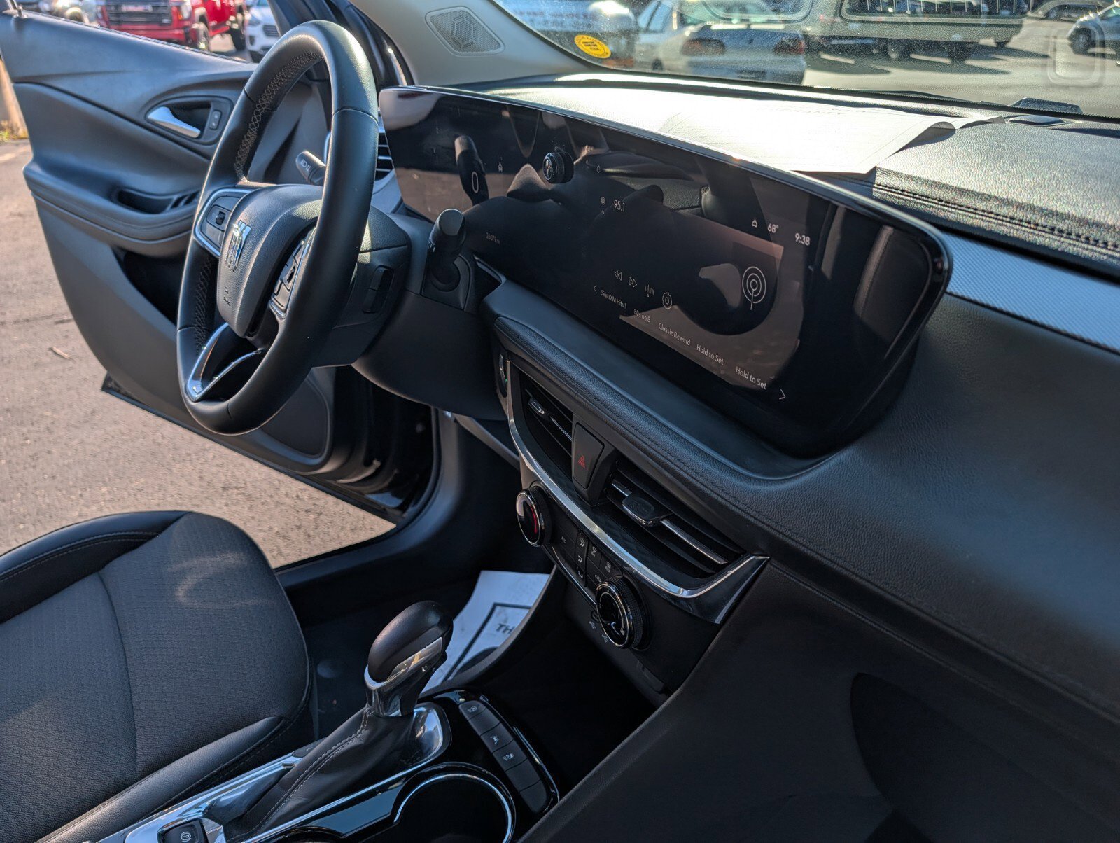Used 2024 Buick Encore GX Preferred FWD image 25