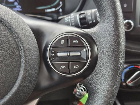 Used 2023 Kia Soul LX FWD image 28