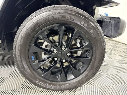 Used 2022 Jeep Wrangler Unlimited Sahara w/ Cold Weather Group image 10