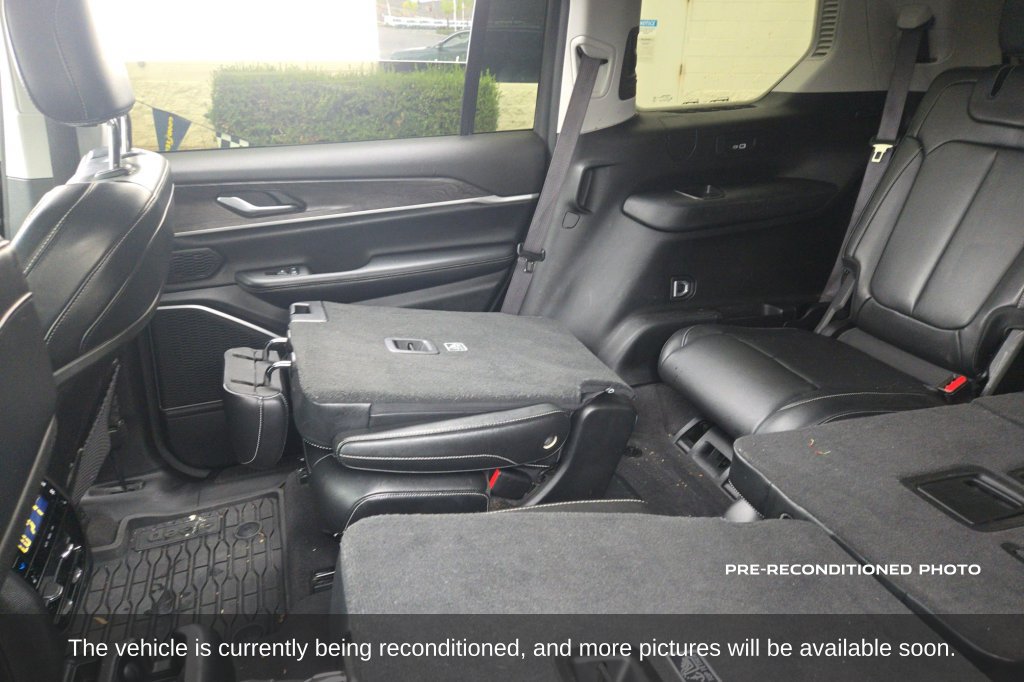 Used 2022 Jeep Grand Cherokee L Limited w/ Trailer Tow Group (B) RWD image 12