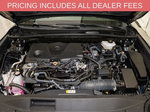 Used 2025 Toyota Camry SE FWD image 19