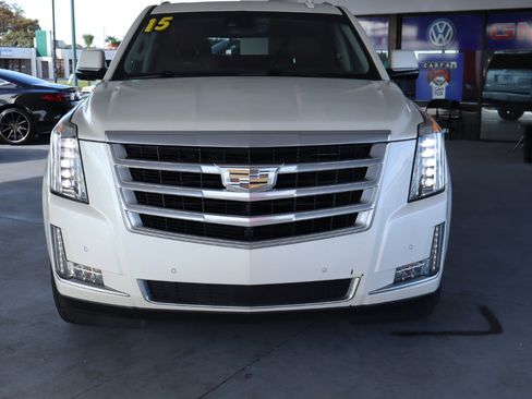 Used 2015 Cadillac Escalade Premium image 13