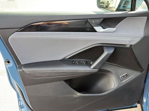 Certified 2025 Volkswagen Tiguan SE image 13