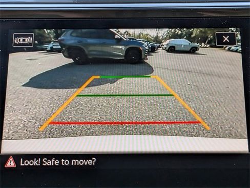 Certified 2024 Volkswagen Tiguan SE image 22