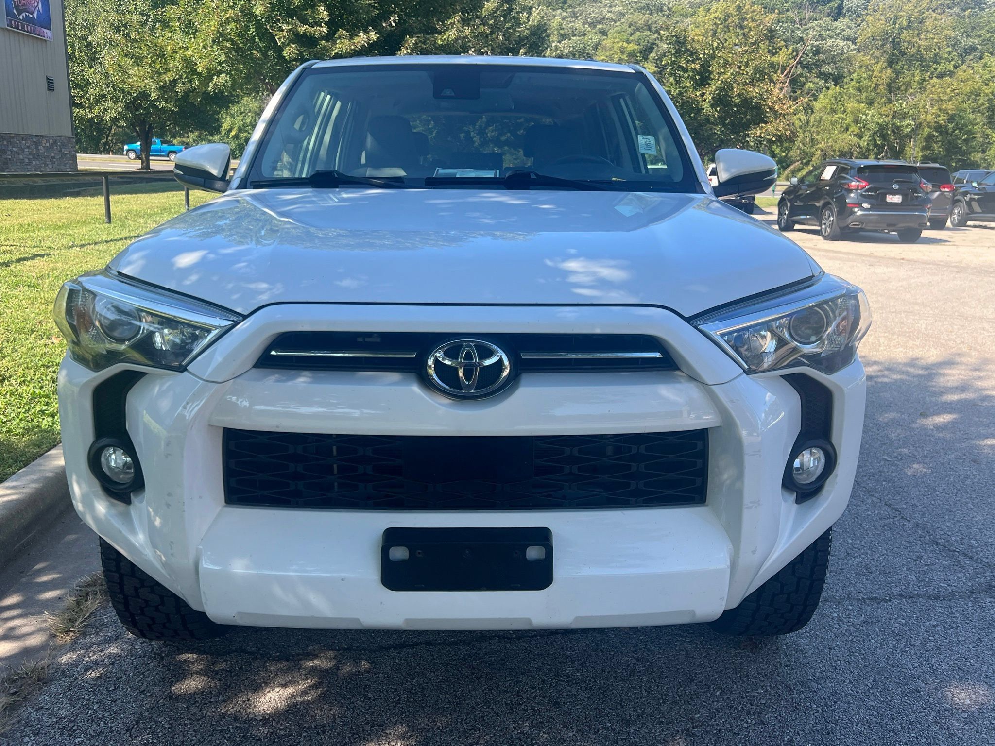 Used 2020 Toyota 4Runner SR5 Premium w/ Moonroof Package AWD/4WD image 2