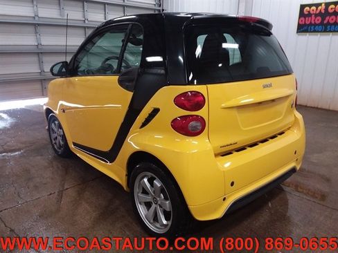 Used 2014 smart fortwo passion image 6