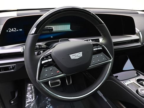 New 2027 Cadillac Vistiq Luxury w/ LPO, Floor Liner Package AWD/4WD image 12