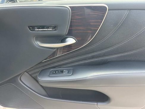 Used 2021 Lexus LS 500 w/ Interior Upgrade Package RWD image 25