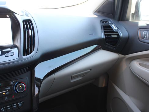 Used 2019 Ford Escape Titanium image 29