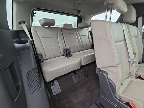 Used 2020 Ford Expedition XLT w/ Equipment Group 202A AWD/4WD image 44