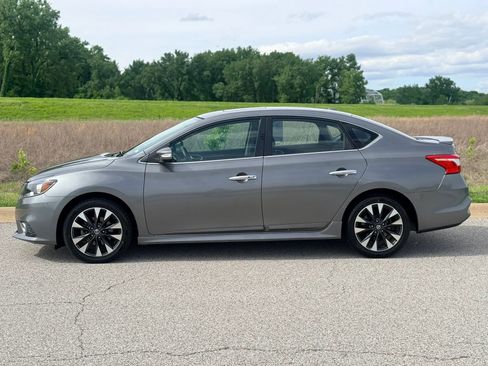 Used 2017 Nissan Sentra SR w/ SR Premium Technology Package FWD image 13