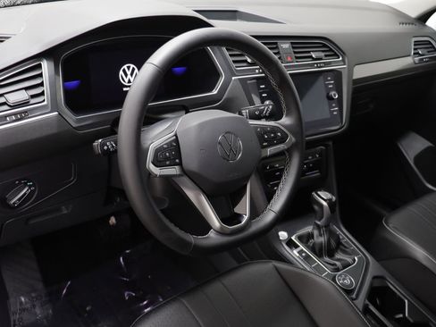 Certified 2022 Volkswagen Tiguan SE image 6