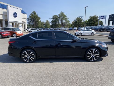 Used 2021 Nissan Altima 2.5 SR FWD image 46