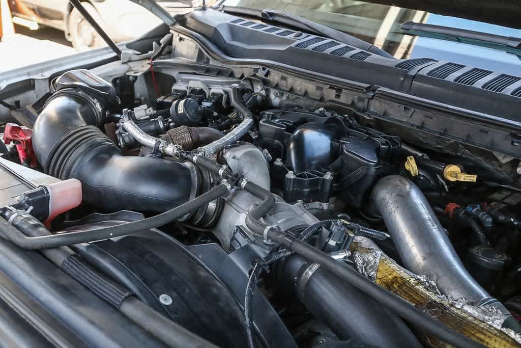 Used 2017 Ford F550 2WD Crew Cab Super Duty image 32