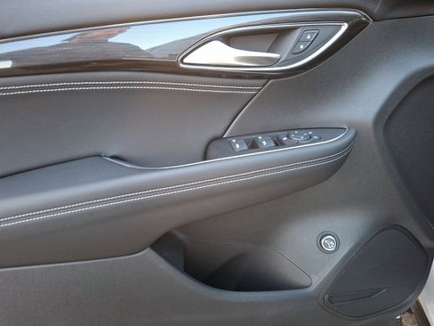Certified 2022 Buick Envision Preferred FWD image 12