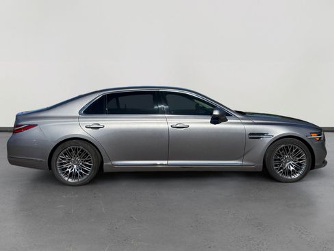 Used 2021 Genesis G90 3.3T Premium RWD image 6
